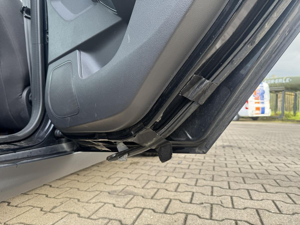 Ford Focus 3 original T&uuml;r hinten rechts Panther Schwarz Kombi Rohbau Bj.2011
